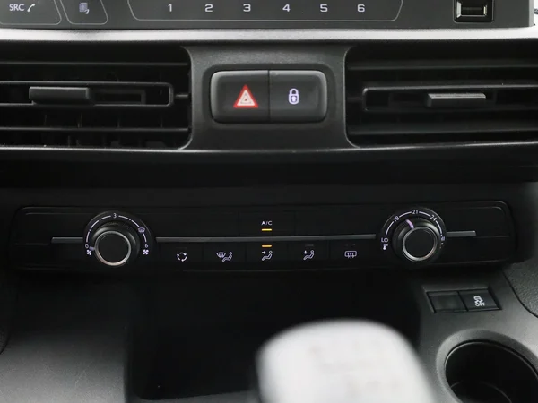 Opel Combo Life (2022) — foto 14 van 36
