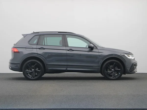 VOLKSWAGEN Tiguan (2022) — foto 21 van 23