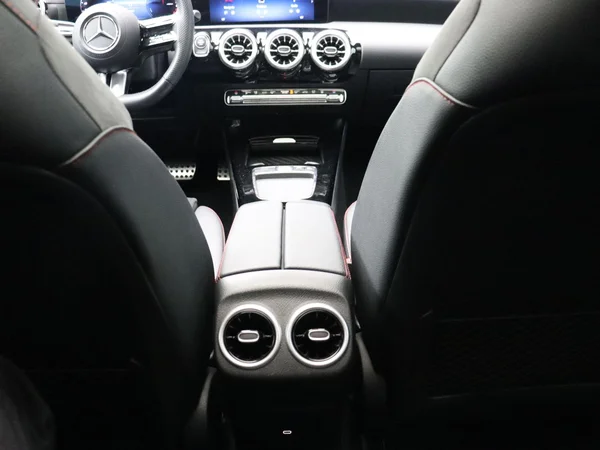 Mercedes-Benz CLA (2025) — foto 19 van 34