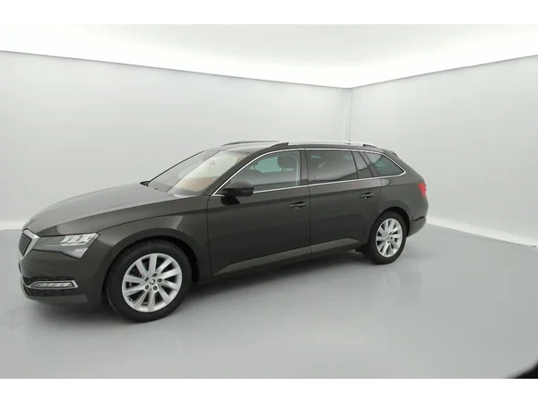 SKODA Superb Combi (2020) — foto 34 van 36