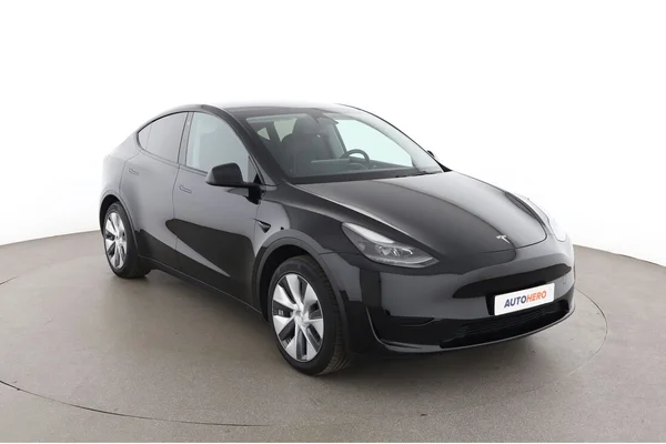 Tesla Model (2024) — foto 14 van 16