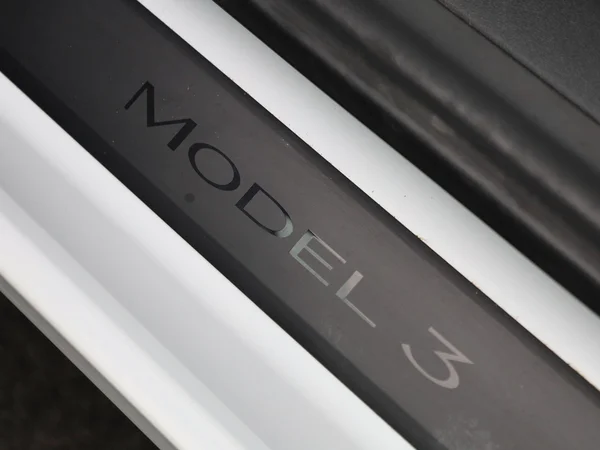 Tesla Model 3 (2022) — foto 26 van 40