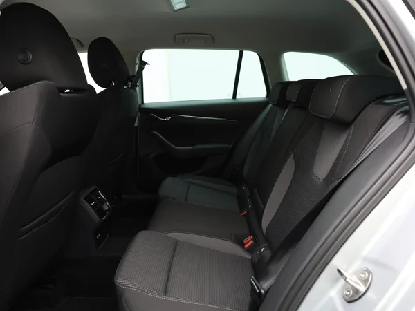 SKODA Octavia Combi (2023) — foto 10 van 18