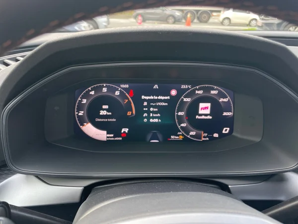 CUPRA Leon (2024) — foto 2 van 22