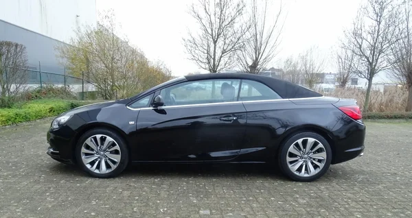 Opel Cascada (2018) — foto 27 van 27