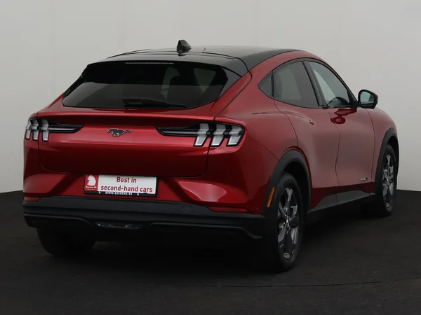 FORD Mustang Mach-E (2022) — foto 23 van 33