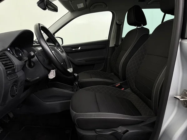 SKODA Fabia (2021) — foto 2 van 25