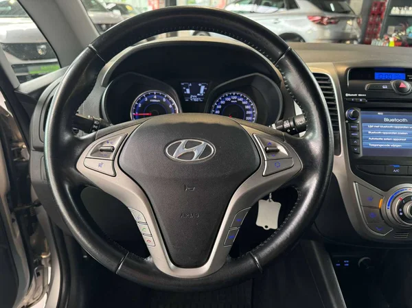Hyundai ix20 (2017) — foto 4 van 14