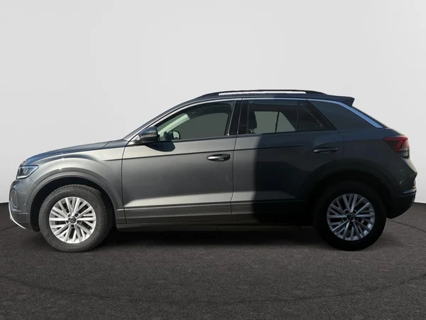 VOLKSWAGEN T-Roc (2023) — foto 12 van 20