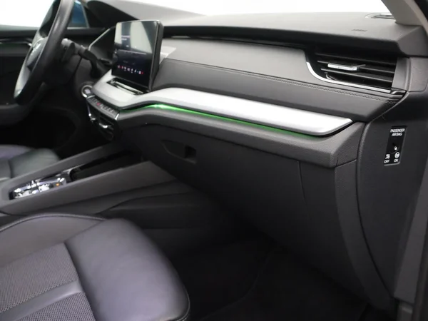 SKODA Octavia Combi PHEV (2021) — foto 13 van 32