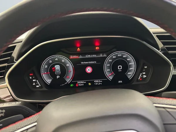 AUDI Q3 (2023) — foto 6 van 29