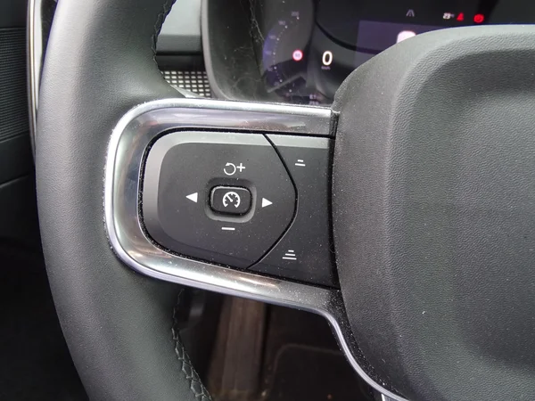 Volvo XC40 (2023) — foto 15 van 28