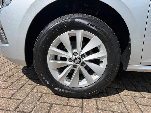 SKODA Kamiq (2026) — foto 9 van 19