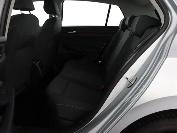 VOLKSWAGEN Golf (2024) — foto 5 van 28