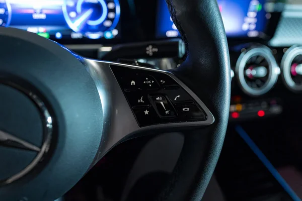 Mercedes-Benz EQB (2025) — foto 22 van 37