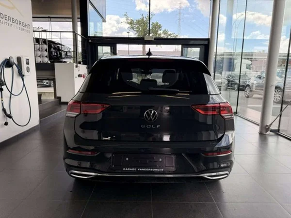 Volkswagen Golf (2024) — foto 20 van 23