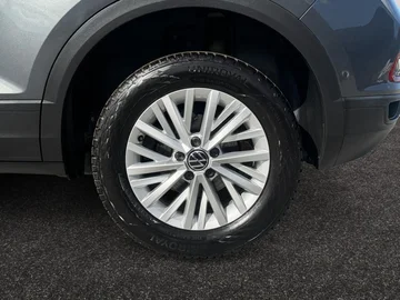 VOLKSWAGEN T-Roc (2023)