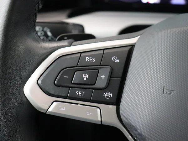 VOLKSWAGEN Golf (2024) — foto 9 van 28