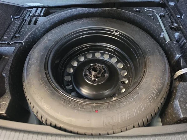 VOLKSWAGEN Tiguan Dsl (2021) — foto 28 van 36