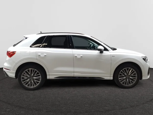 AUDI Q3 PHEV (2023) — foto 20 van 22
