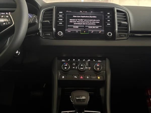 SKODA Karoq (2025) — foto 15 van 24