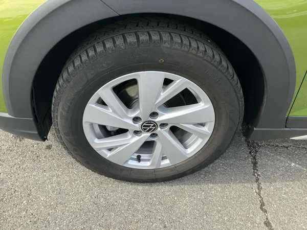 VOLKSWAGEN Taigo (2023) — foto 9 van 25