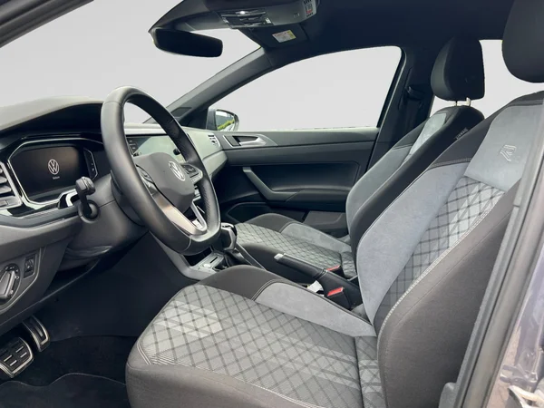 VOLKSWAGEN Polo (2025) — foto 2 van 24