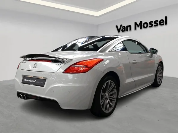 Peugeot RCZ (2014) — foto 19 van 24