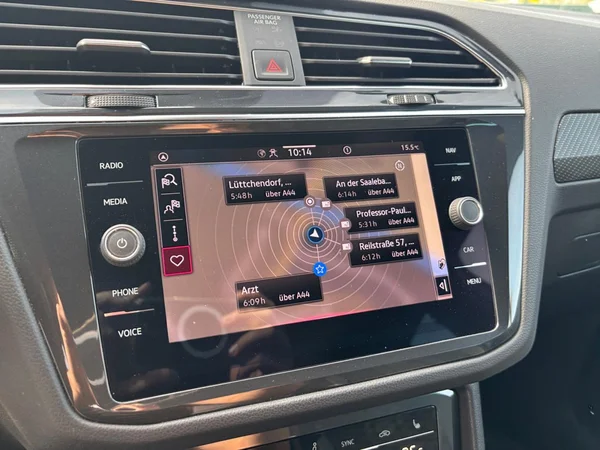 VOLKSWAGEN Tiguan (2021) — foto 17 van 24
