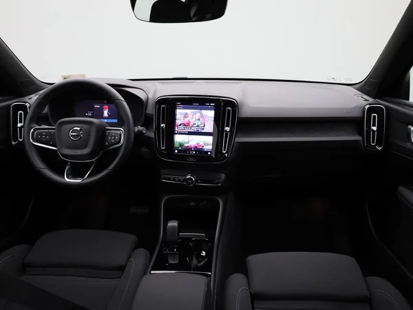 Volvo XC40 (2023) — foto 29 van 41