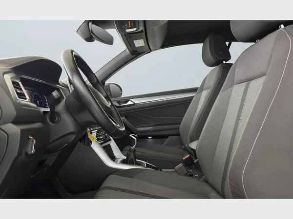 Volkswagen T-ROC (2023) — foto 32 van 32