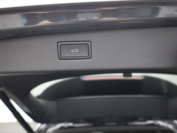 VOLKSWAGEN Tiguan (2025) — foto 4 van 24