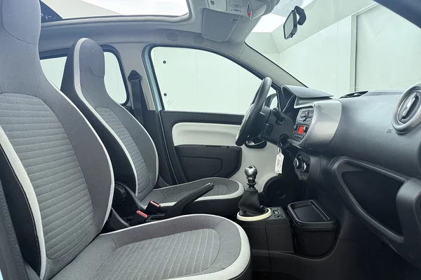 Renault Twingo (2018) — foto 15 van 17