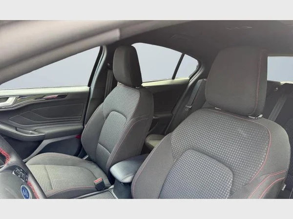 Ford FOCUS (2024) — foto 2 van 24