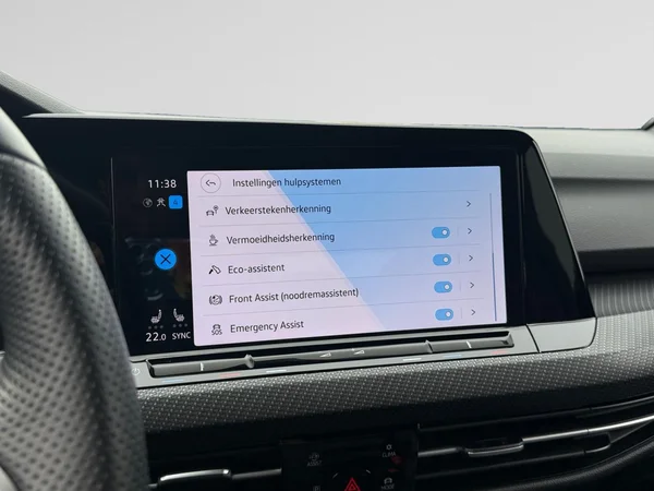 VOLKSWAGEN Golf VIII SW (2024) — foto 14 van 24