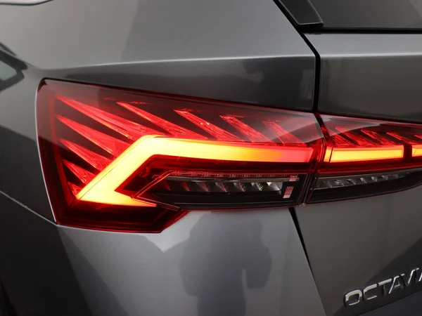 SKODA Octavia Combi (2024) — foto 7 van 19