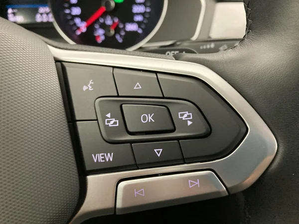 VOLKSWAGEN Passat Variant Dsl (2021) — foto 13 van 36