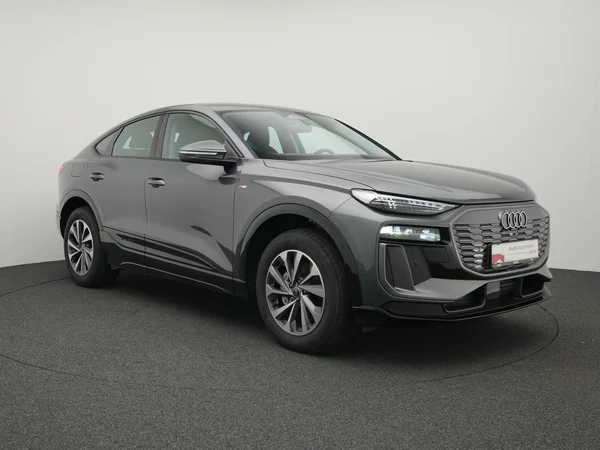 AUDI Q6 Sportback e-tron (2025) — foto 12 van 32