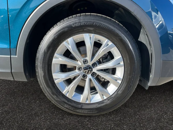 VOLKSWAGEN Tiguan (2025) — foto 8 van 24