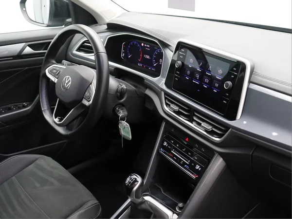 VOLKSWAGEN T-Roc (2025) — foto 9 van 15