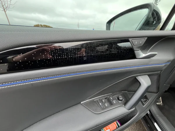 VOLKSWAGEN Tiguan eHybrid (PHEV) (2025) — foto 6 van 24