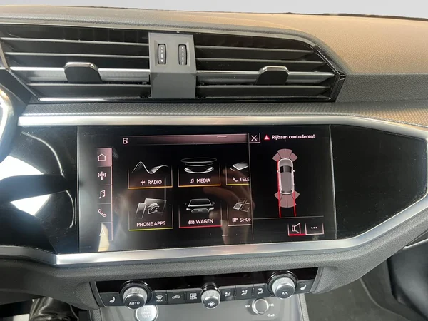 AUDI Q3 (2019) — foto 8 van 24