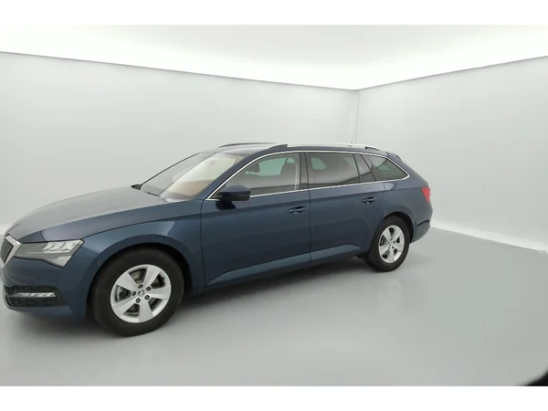 SKODA Superb Combi (2023) — foto 32 van 36