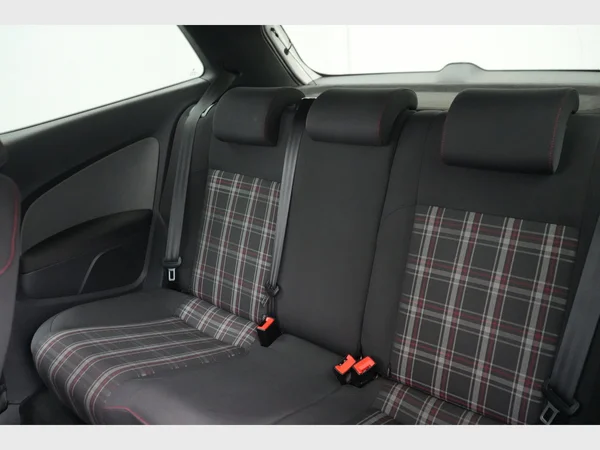 VOLKSWAGEN Polo GTI (2011) — foto 3 van 19