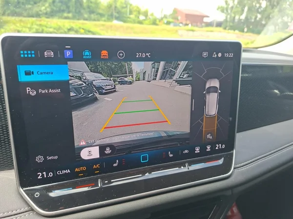 VOLKSWAGEN Tiguan (2024) — foto 10 van 22
