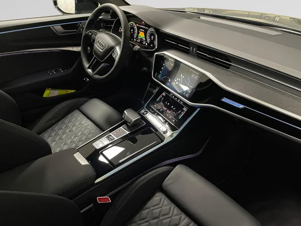AUDI A6 Avant PHEV (2024) — foto 12 van 15