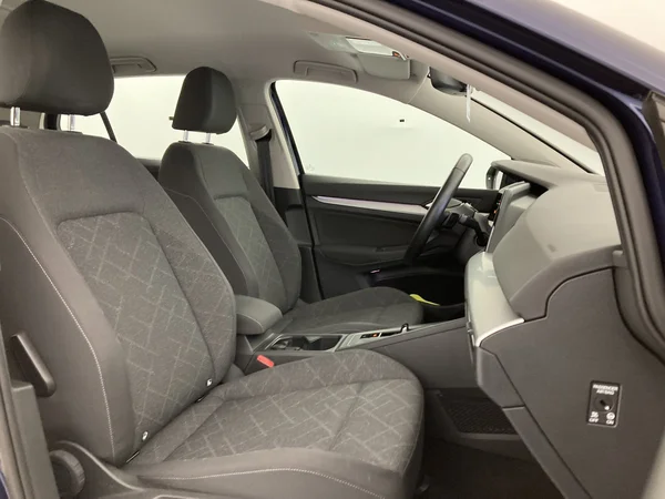 VOLKSWAGEN Golf VIII (2022) — foto 5 van 36