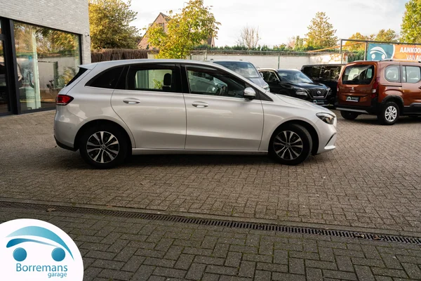 Mercedes-Benz B-180 (2022) — foto 41 van 41