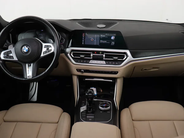 BMW 330 (2021) — foto 31 van 31