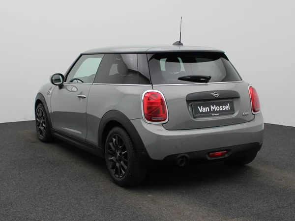 MINI One (2021) — foto 12 van 39
